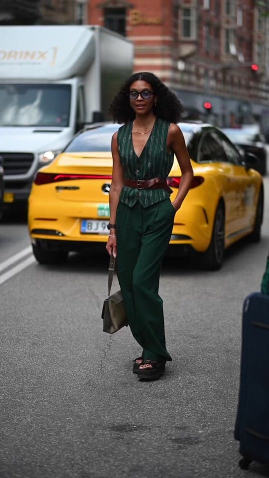 Post 1 by picturing_fashion on TikTok (video)