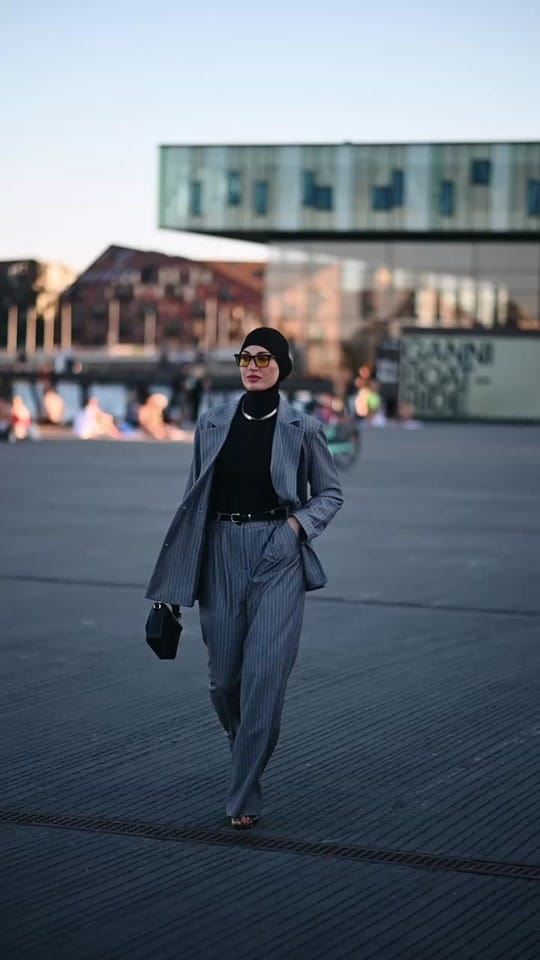 Post 4 by picturing_fashion on TikTok (video)