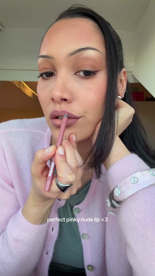 Post 2 by pariskarrina on TikTok (video)