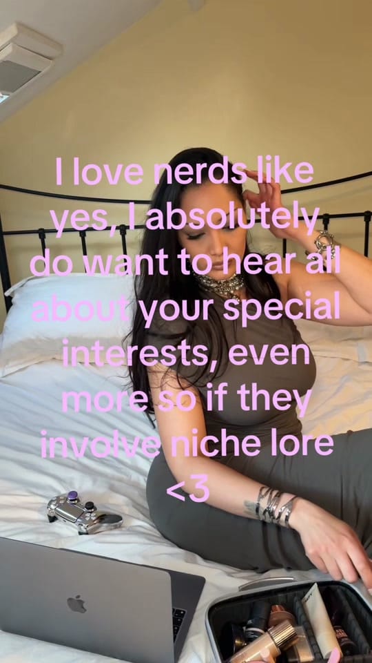 Post 4 by pariskarrina on TikTok (video)
