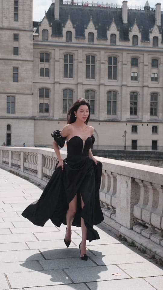 Post 9 by Leeliparis on TikTok (video)