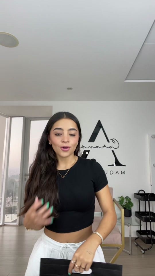Post 4 by Alexa Corona on TikTok (video)