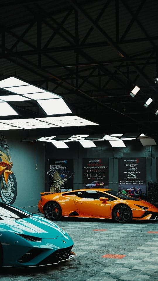 Post 1 by Supercars Of Kolkata™ on Instagram (video)