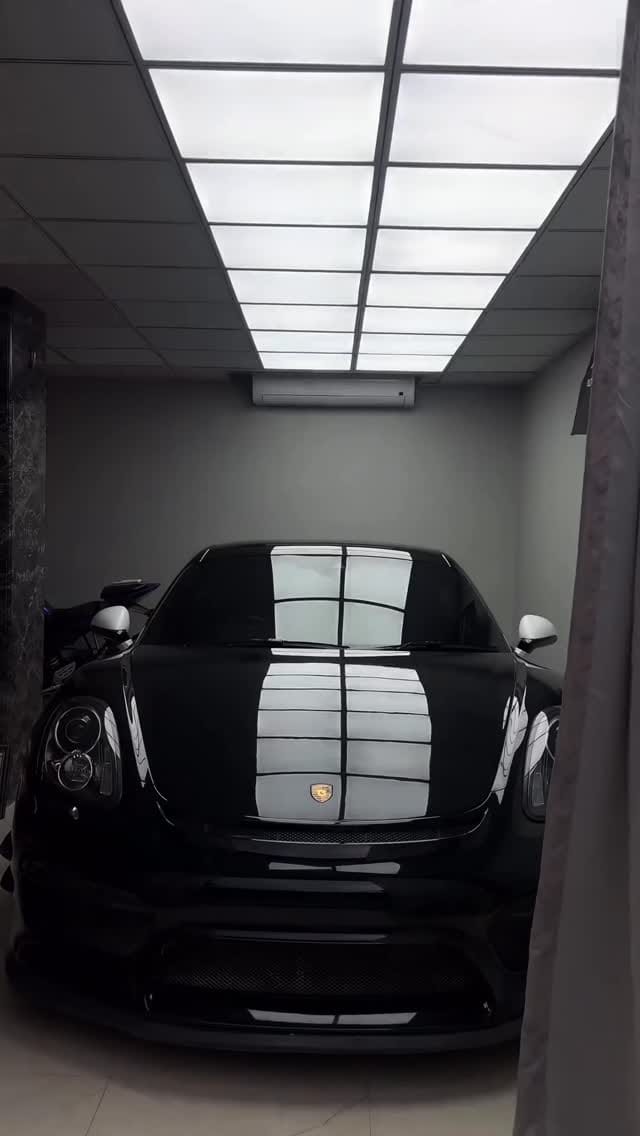 Post 5 by Supercars Of Kolkata™ on Instagram (video)
