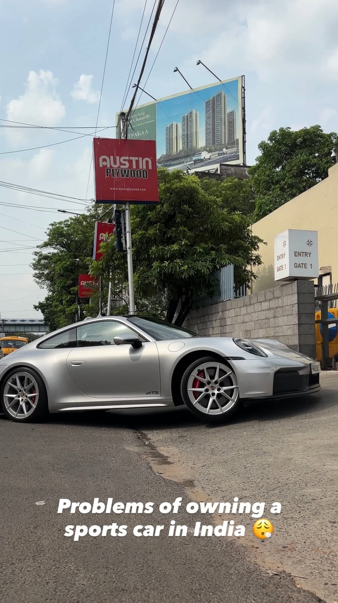 Post 9 by Supercars Of Kolkata™ on Instagram (video)
