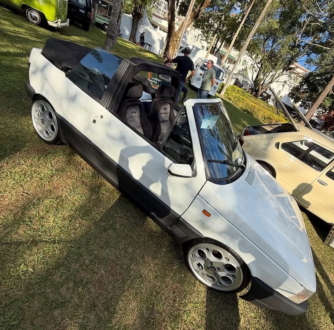 Post 4 by Carros Raros e Exóticos no BR on Instagram (carousel)