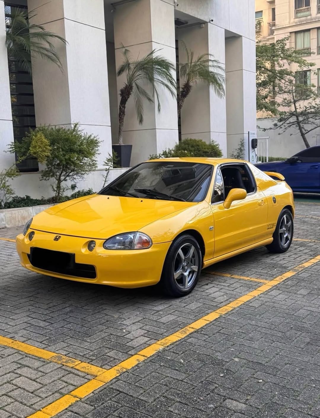 Post 1 by Carros Raros e Exóticos no BR on Instagram (carousel)