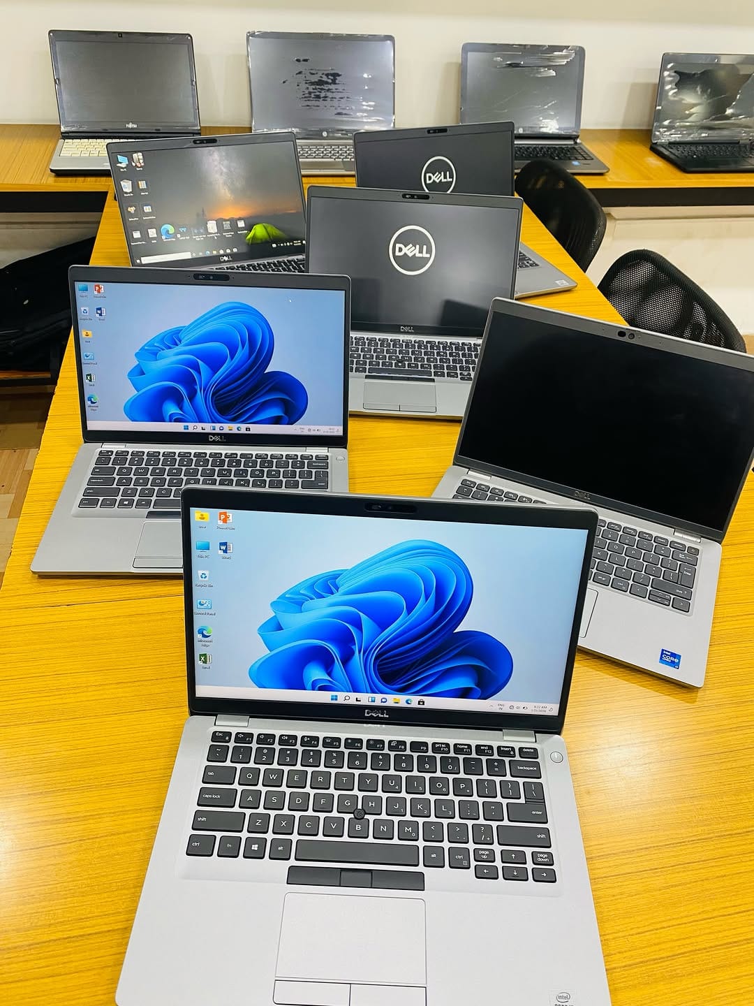 Post 1 by e computers ® on Instagram (image)
