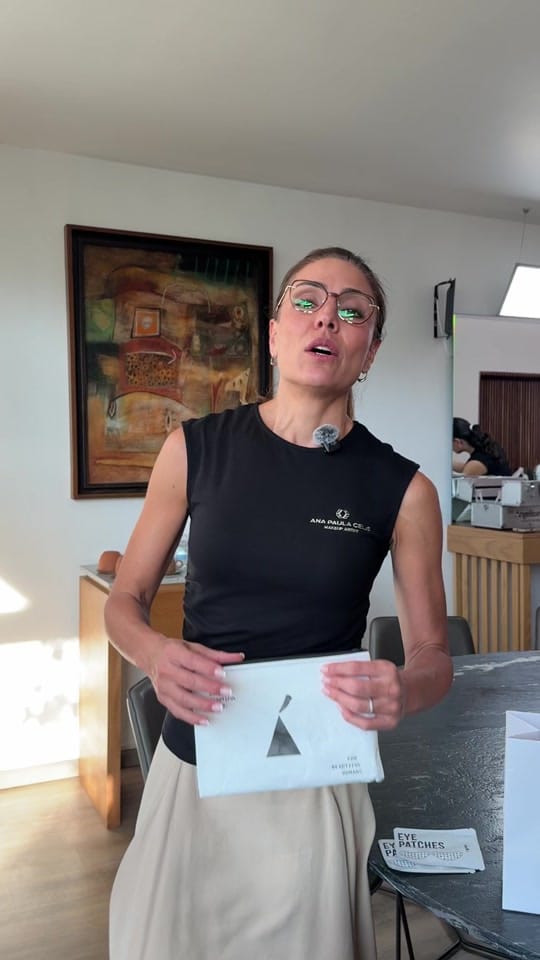 Post 4 by anapaulacelismakeup on TikTok (video)