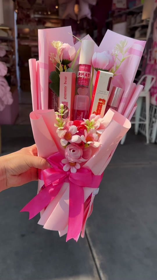 Post 3 by Lolly Pop Cosmetics on TikTok (video)