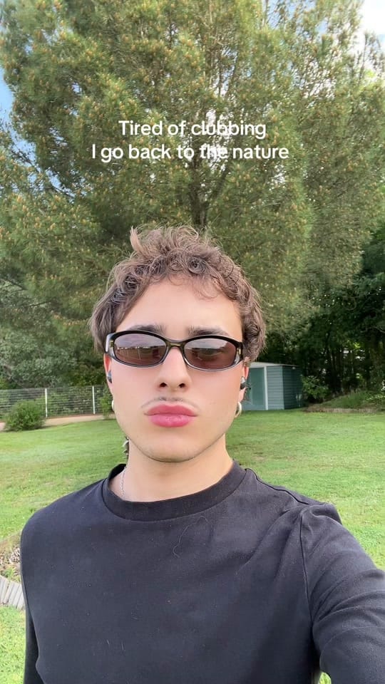 Post 2 by Adrien on TikTok (video)