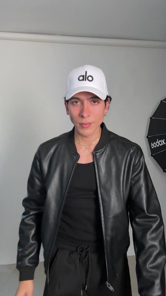 Post 2 by Jorge Anguiano on TikTok (video)