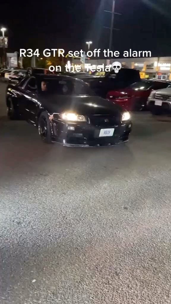 Post 9 by Daily Car Clips on Instagram (video)