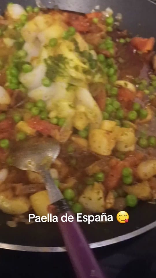 Post 2 by Khlifia Ghrari on TikTok (video)