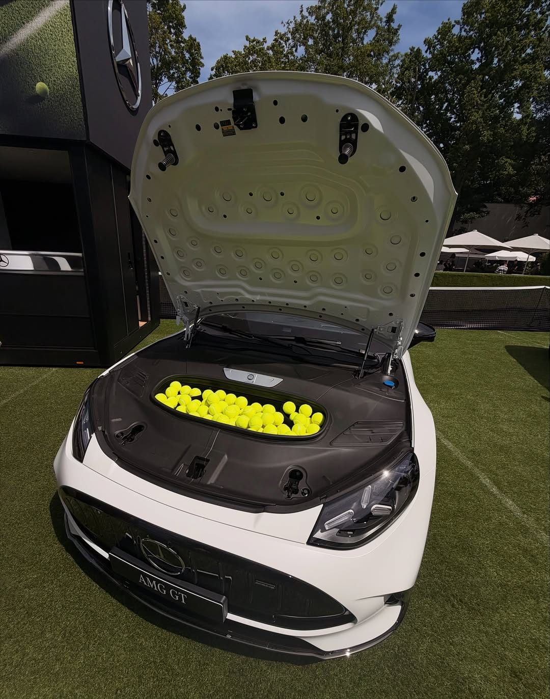 Post 1 by Mercedes-Benz Niederlassung Berlin on Instagram (carousel)