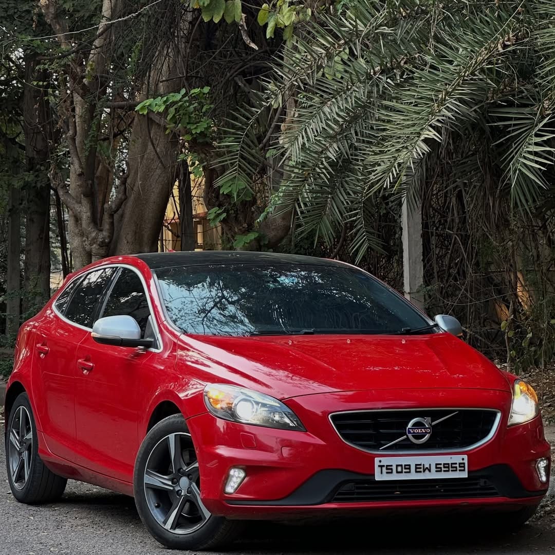 Post 7 by CAR DEALZ on Instagram (carousel)