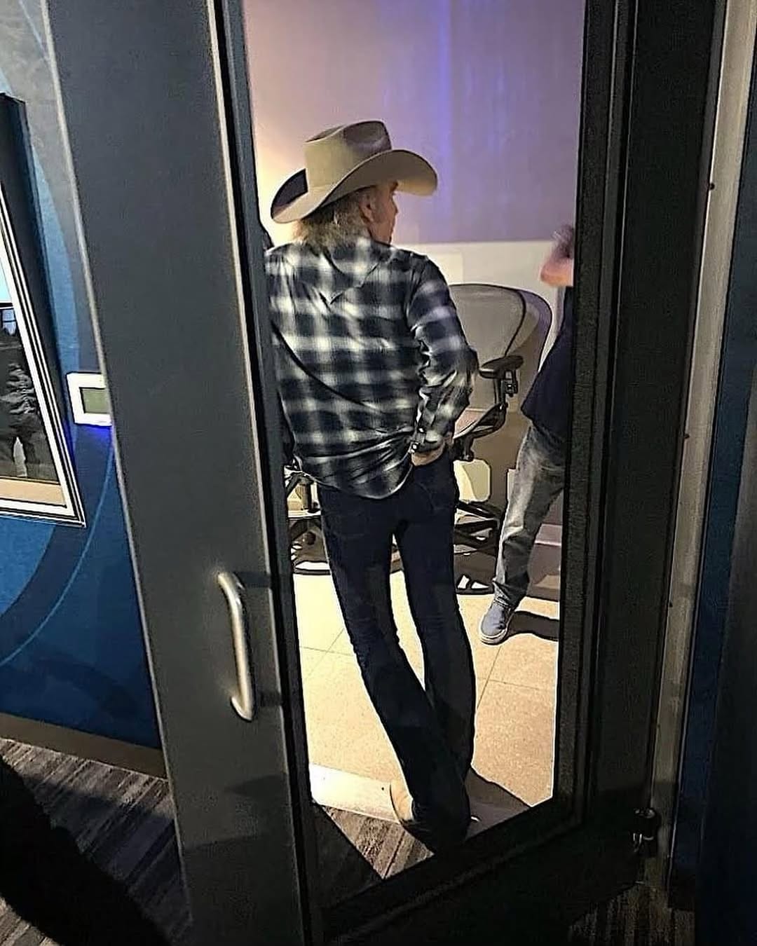 Post 4 by Dwight Yoakam on Instagram (image)