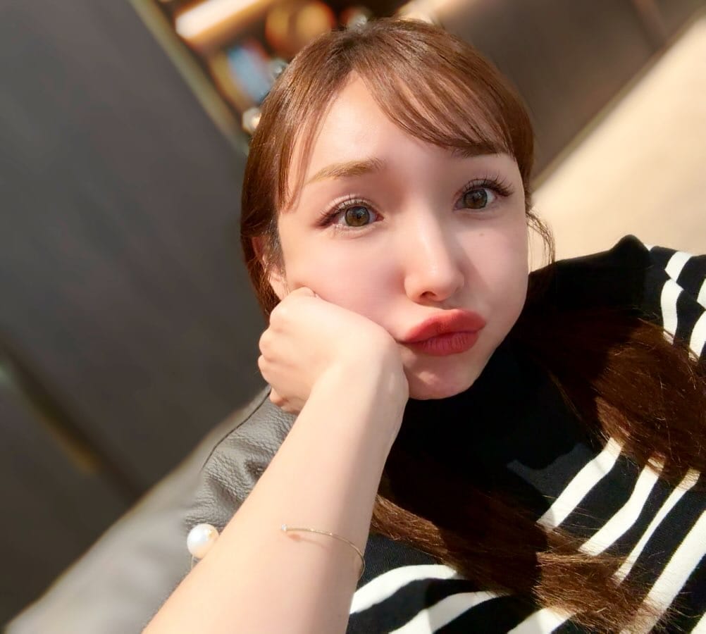 Post 4 by 加護亜依 on Instagram (image)