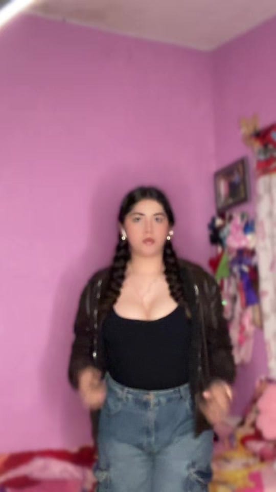 Post 10 by mariana_ort_ on TikTok (video)