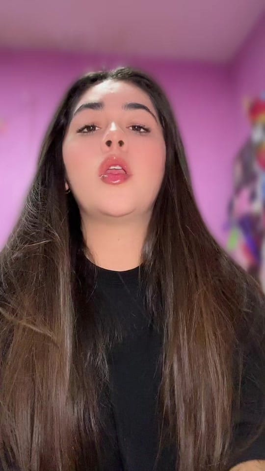 Post 9 by mariana_ort_ on TikTok (video)