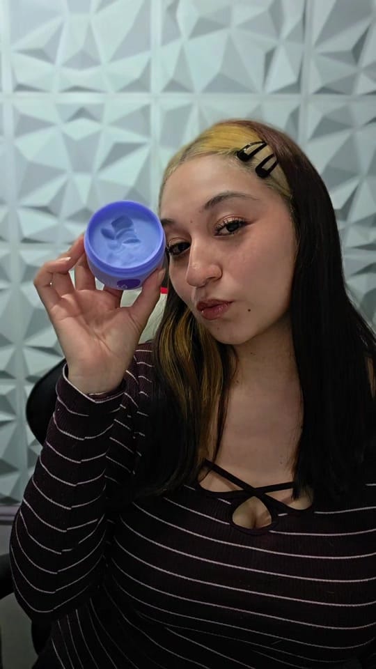 Post 6 by Adri  ✨️ on TikTok (video)