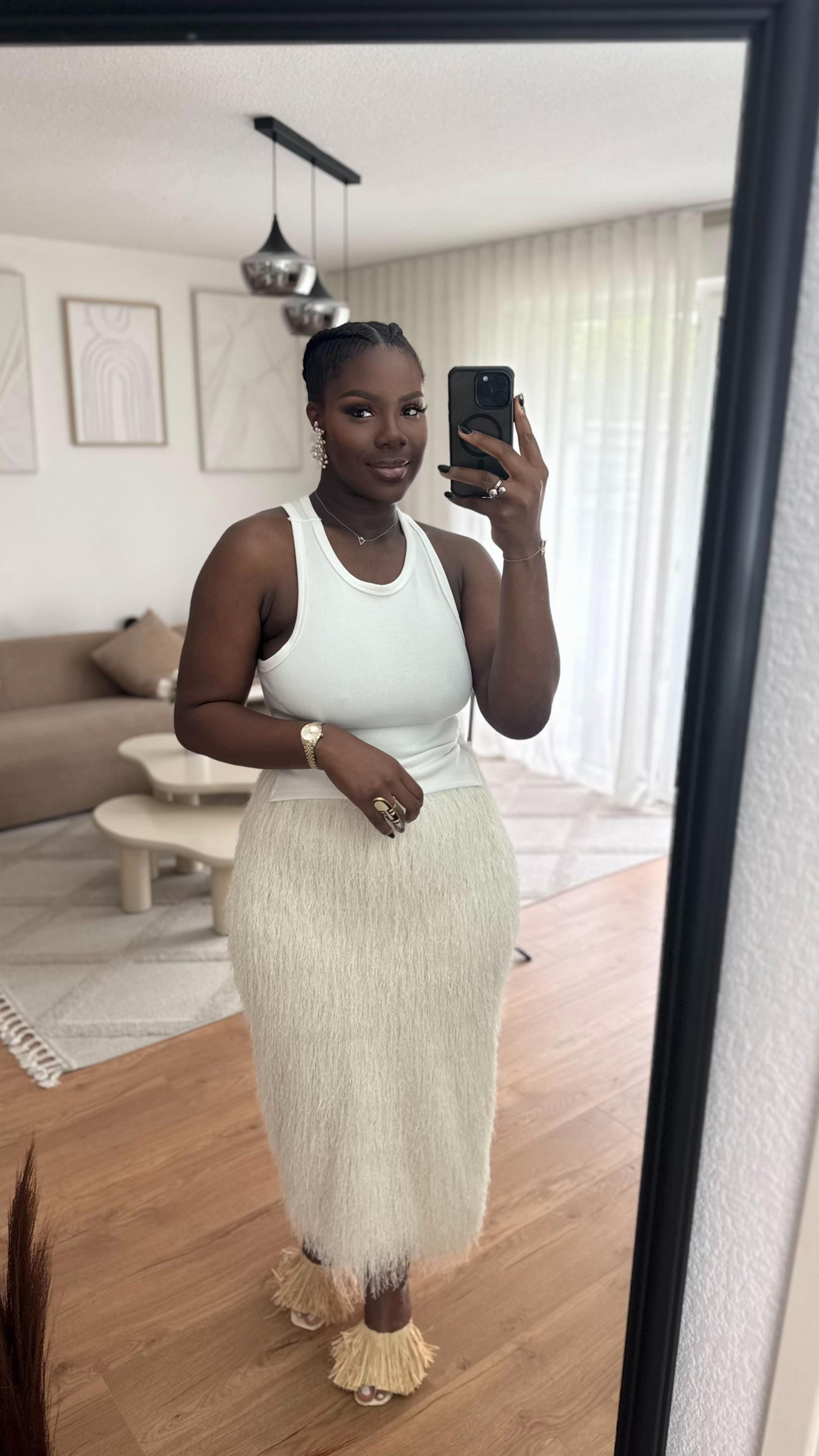 Post 4 by Roxane Kouamé on TikTok (video)