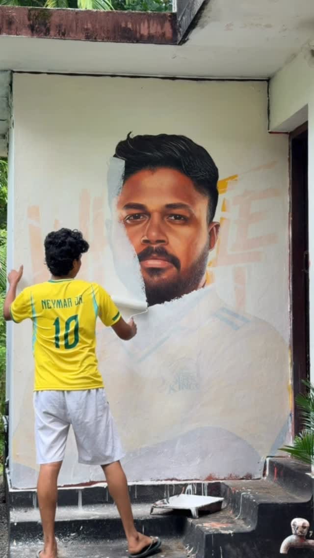 Post 5 by Rashid Sulaiman | Mural & Wall Artist India on Instagram (video)