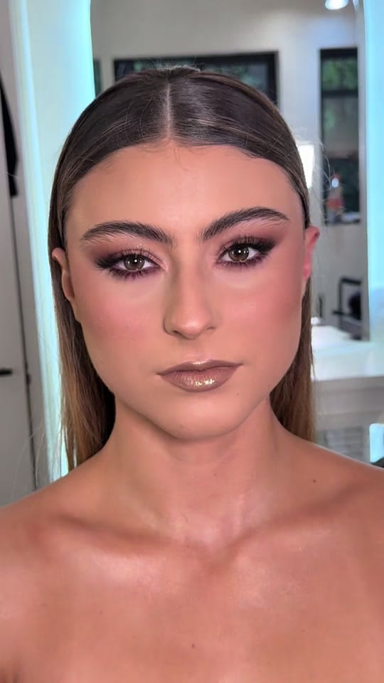 Post 2 by Gaby Gallo MUA on TikTok (video)