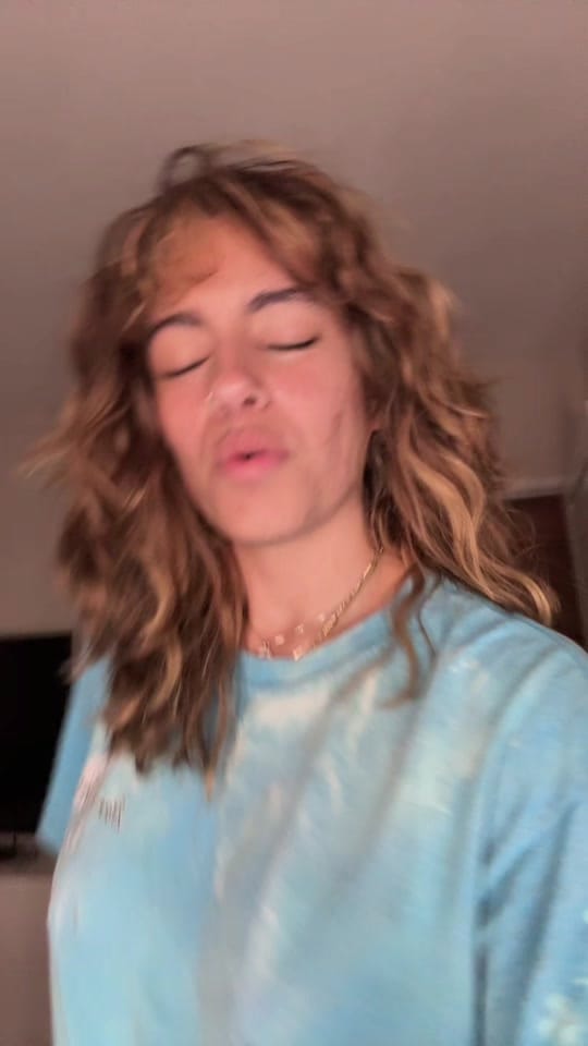 Post 4 by GABRIIELLAIISABEL on TikTok (video)