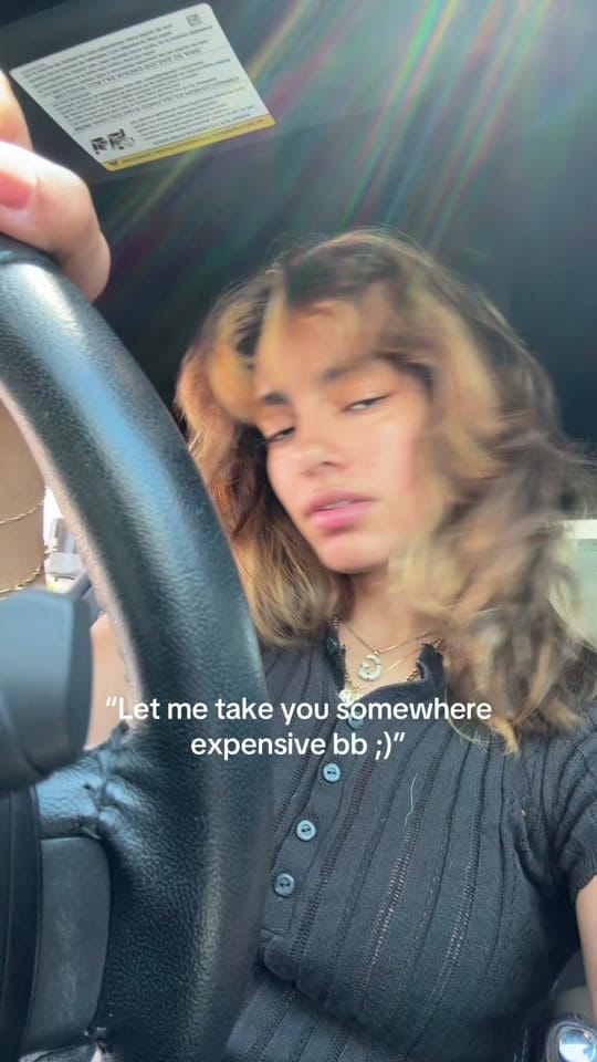 Post 7 by GABRIIELLAIISABEL on TikTok (video)