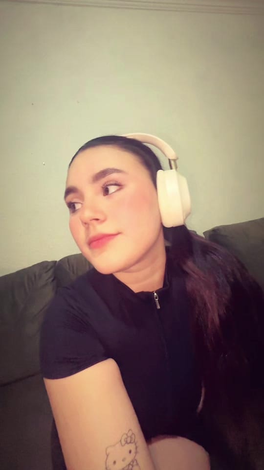 Post 5 by emilia.cst on TikTok (video)