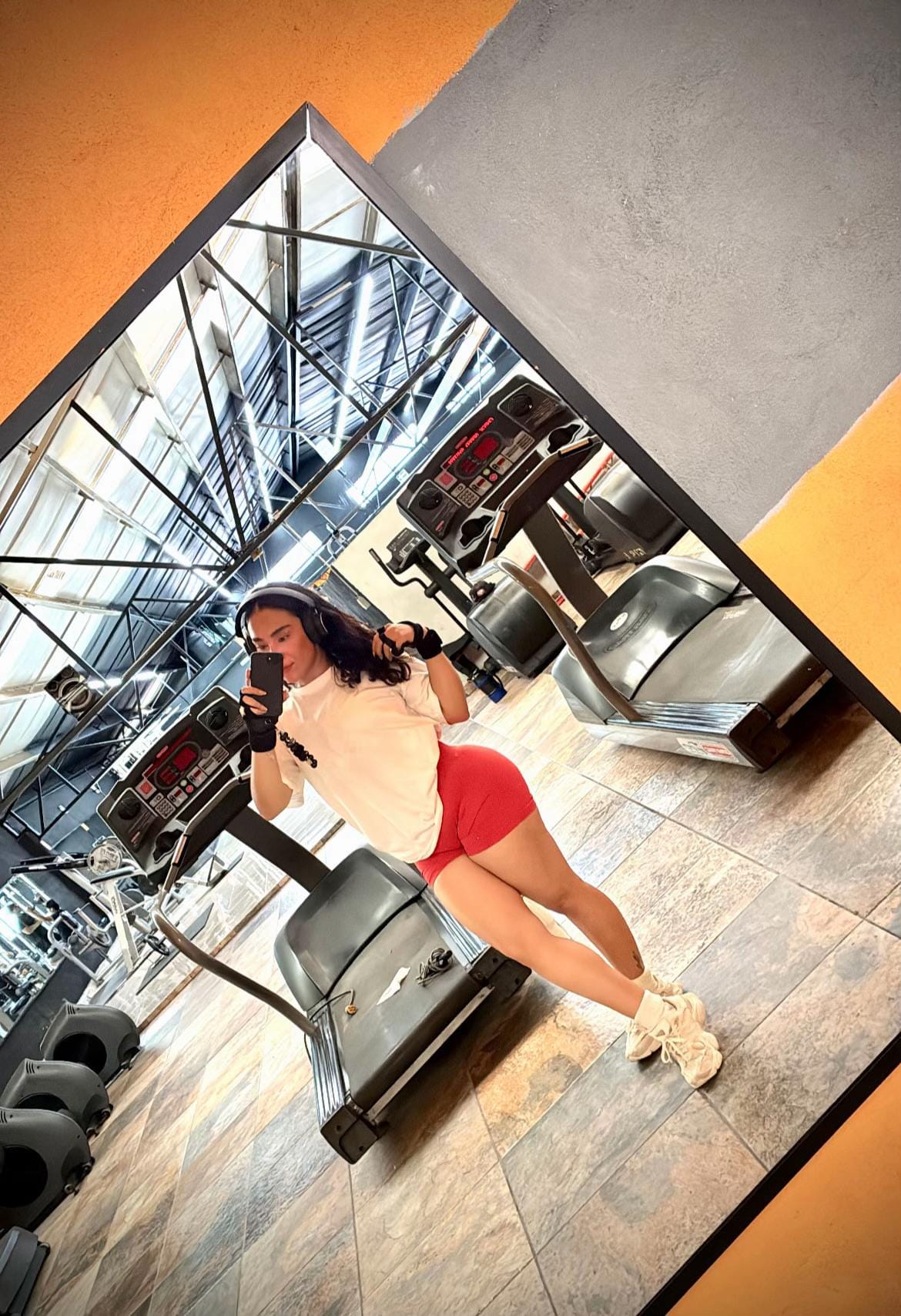 Post 2 by Ale Sanchez on TikTok (video)