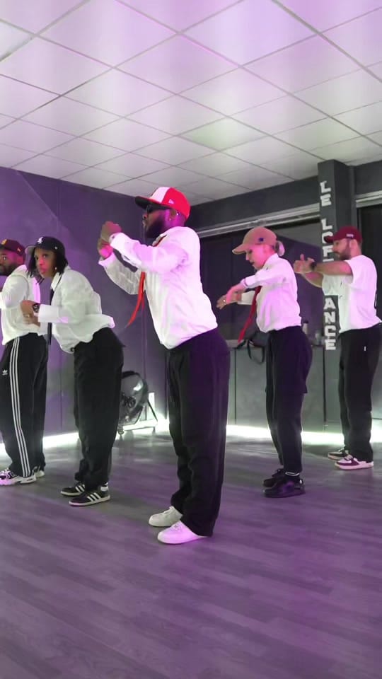 Post 7 by Jeannot Kumbonyeki on TikTok (video)