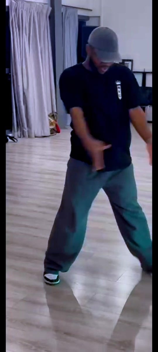Post 4 by Jeannot Kumbonyeki on TikTok (video)