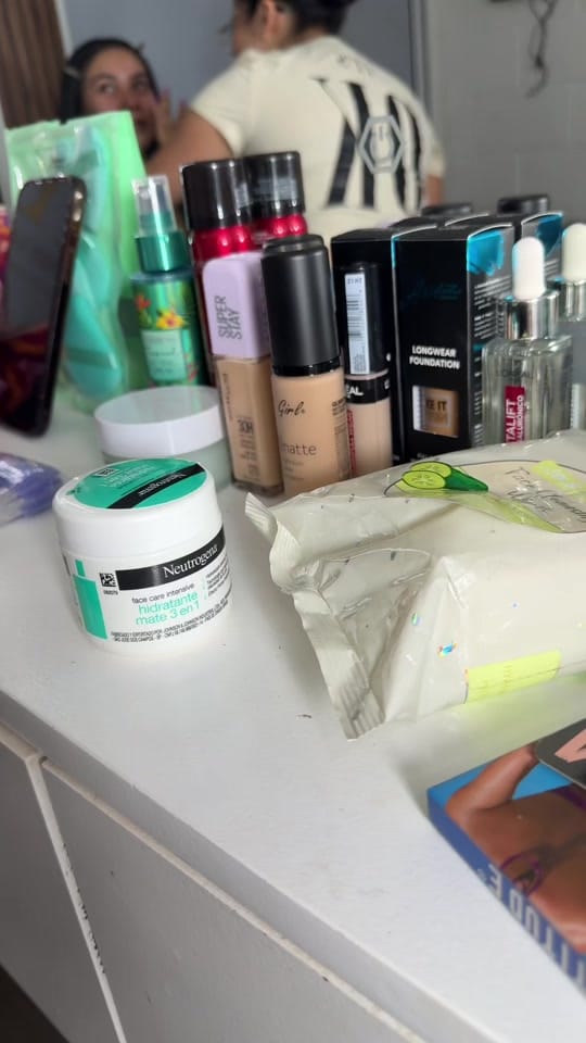 Post 8 by Kimberly López | Makeup on TikTok (video)