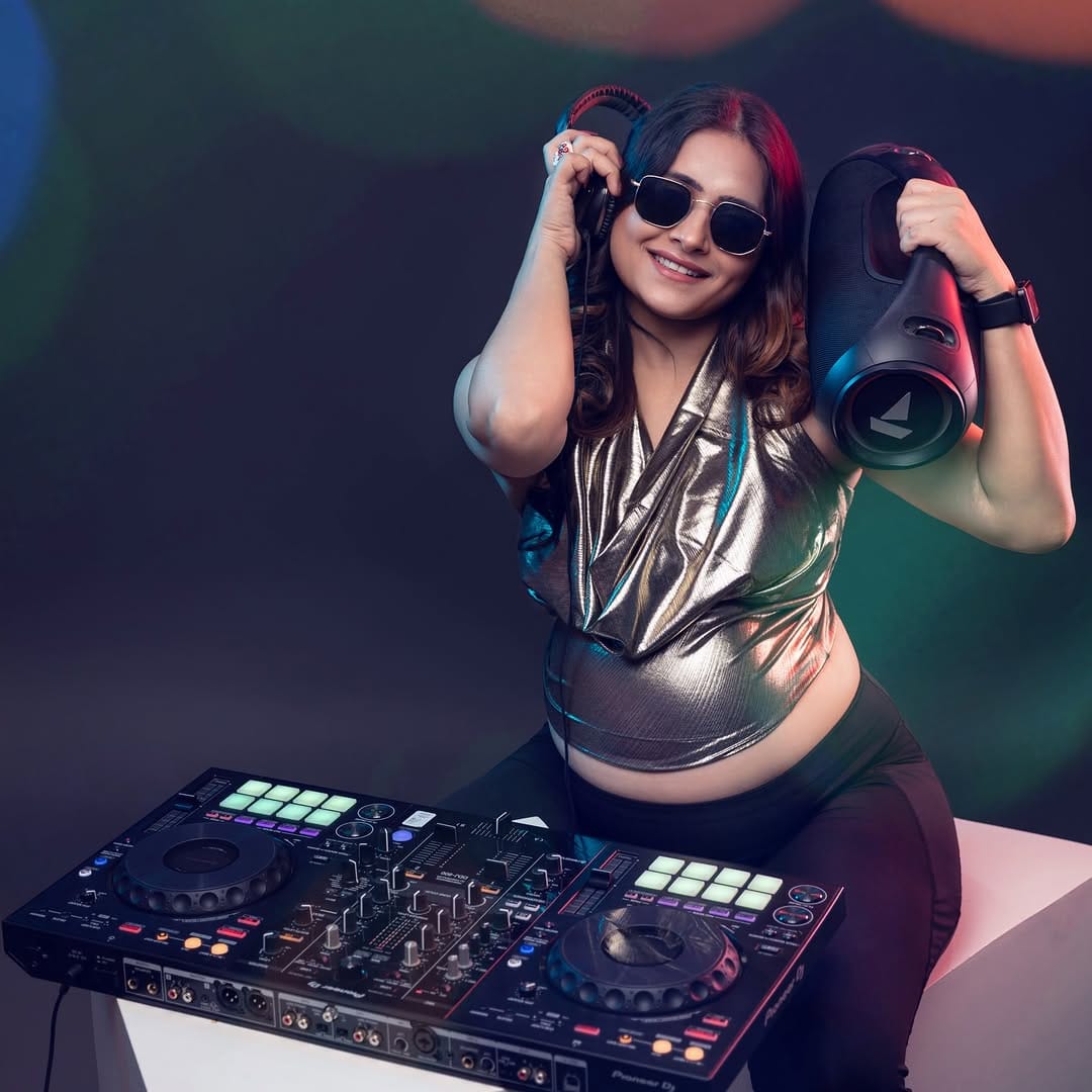 Post 5 by Nikita Chauhan (DJ/Anchor/Artist) on Instagram (carousel)
