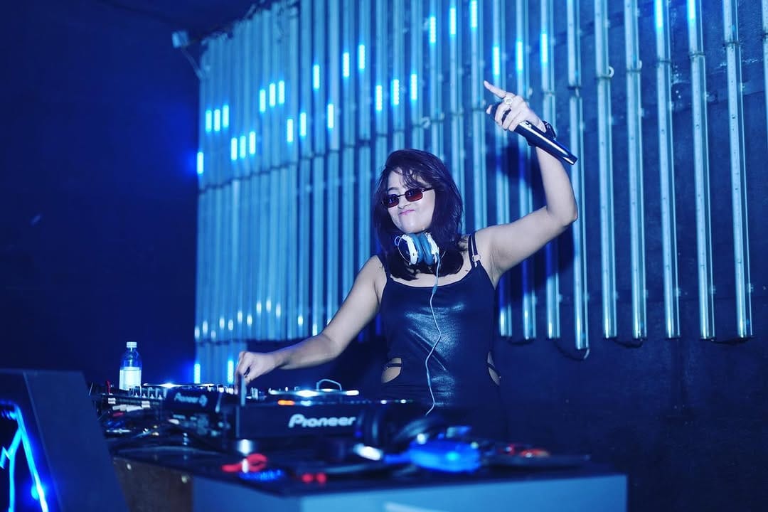 Post 5 by POOJA WARETWAR / DJ POOJA 🇮🇳 on Instagram (image)