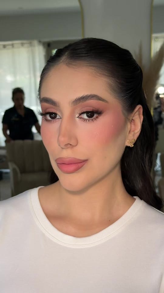 Post 2 by ARIANNA GARCÍA MUA on TikTok (video)