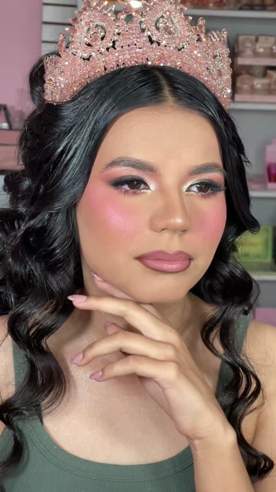 Post 7 by Ale Glam⚜️ on TikTok (video)