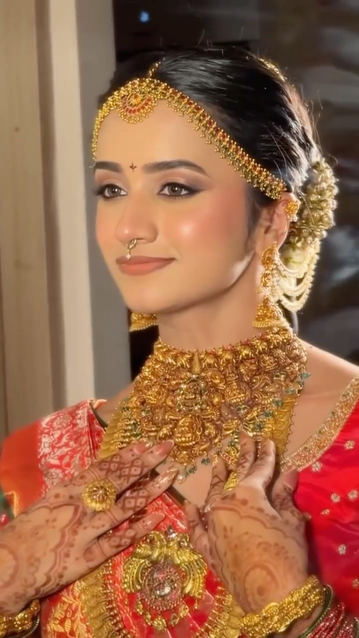 Post 8 by Manisha | Hyderabad makeup artist| Vijayawada | Kadapa |Tirupati on Instagram (video)