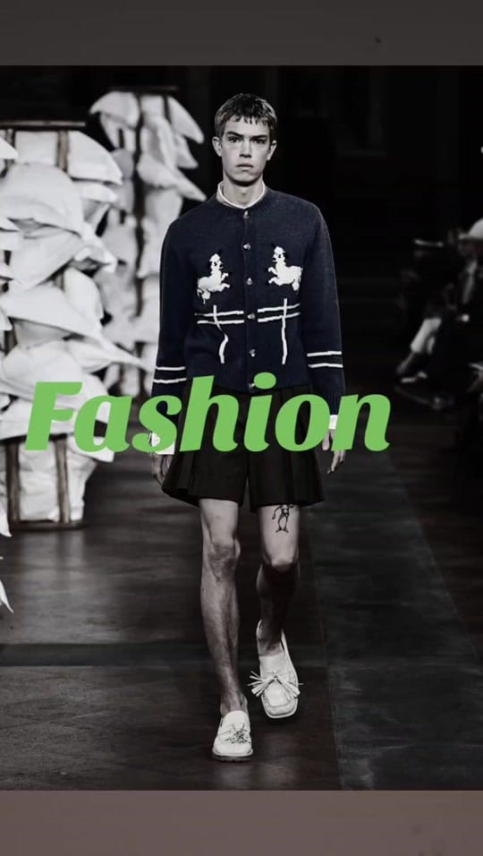 Post 10 by Fashionweek on TikTok (video)