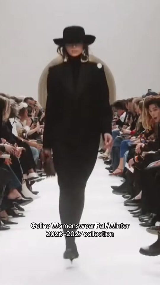 Post 8 by Paris Fashion Week on TikTok (video)