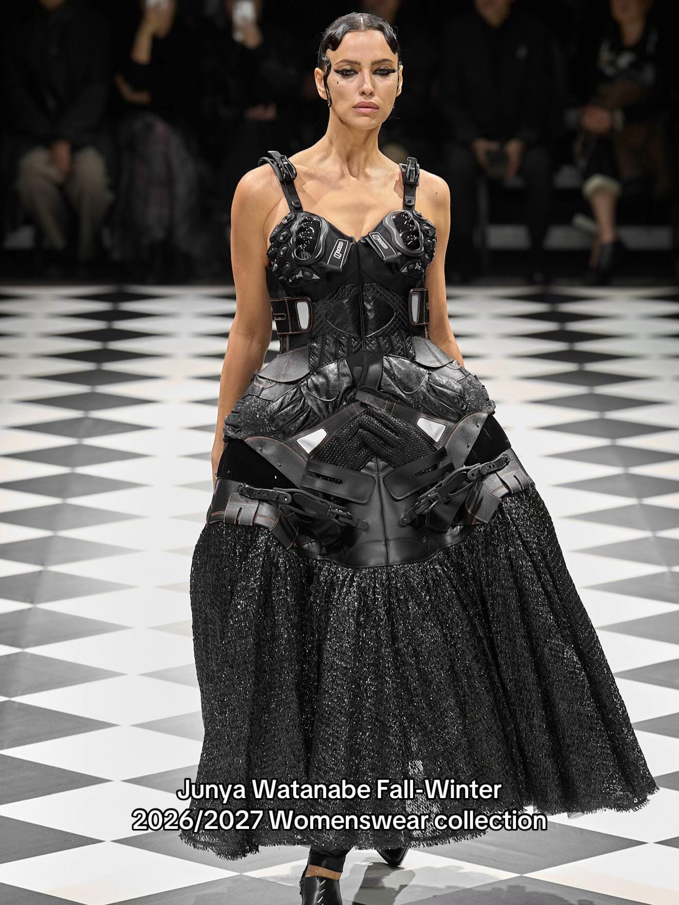 Post 10 by Paris Fashion Week on TikTok (video)