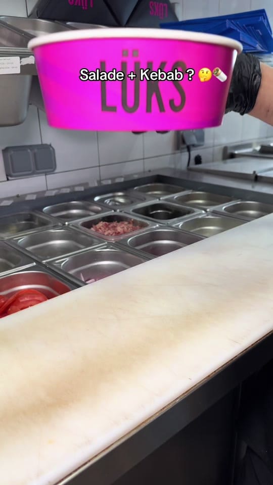 Post 2 by Lüks Kebab on TikTok (video)