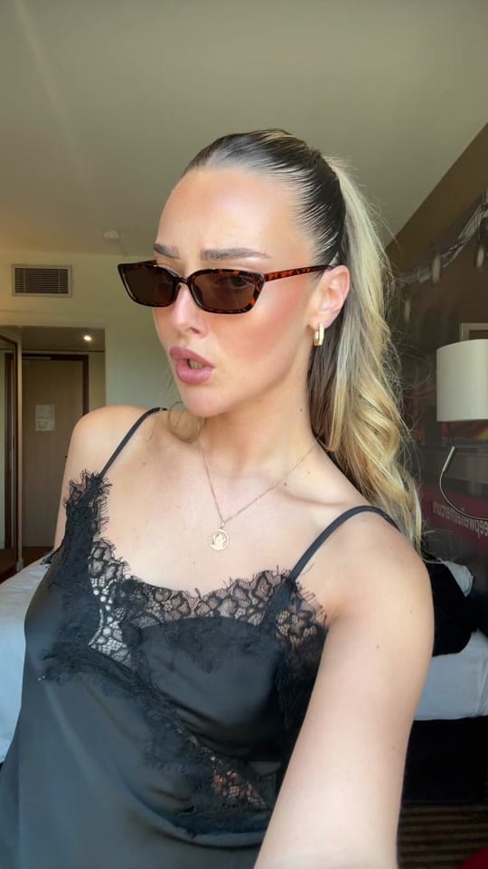 Post 1 by Laura.mre on TikTok (video)