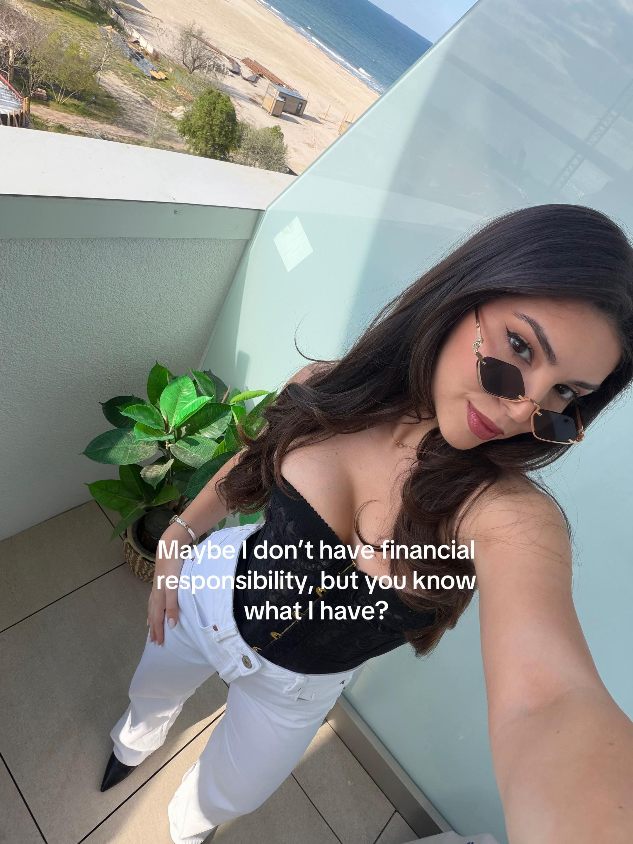 Post 4 by Alexandra Matei on TikTok (video)
