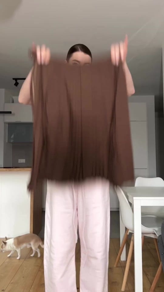 Post 9 by Quắn Thích Mặc Đẹp on TikTok (video)
