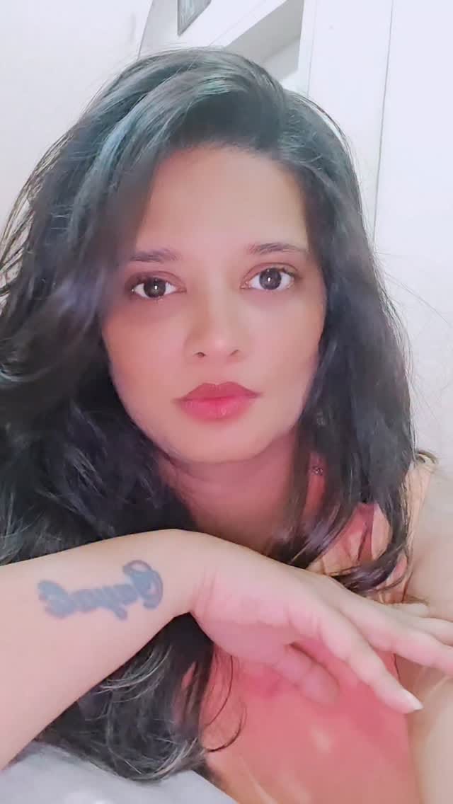 Post 6 by Sayali Shah on Instagram (video)