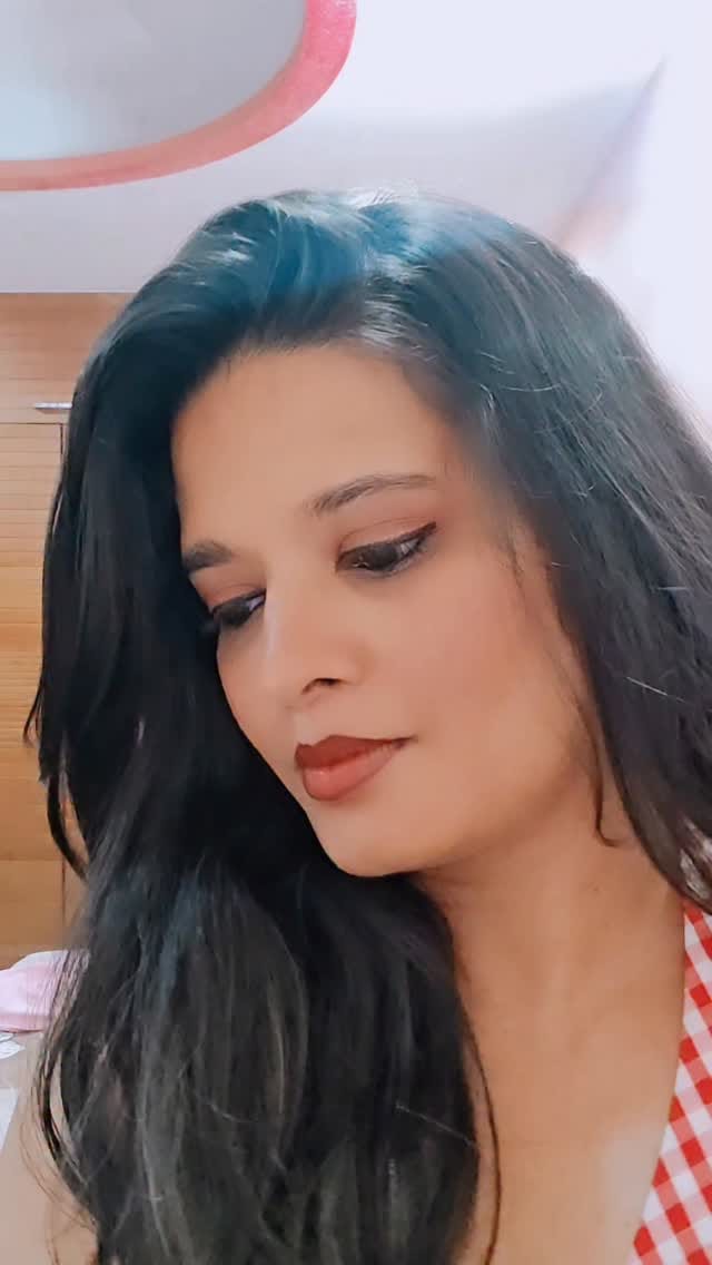 Post 1 by Sayali Shah on Instagram (video)