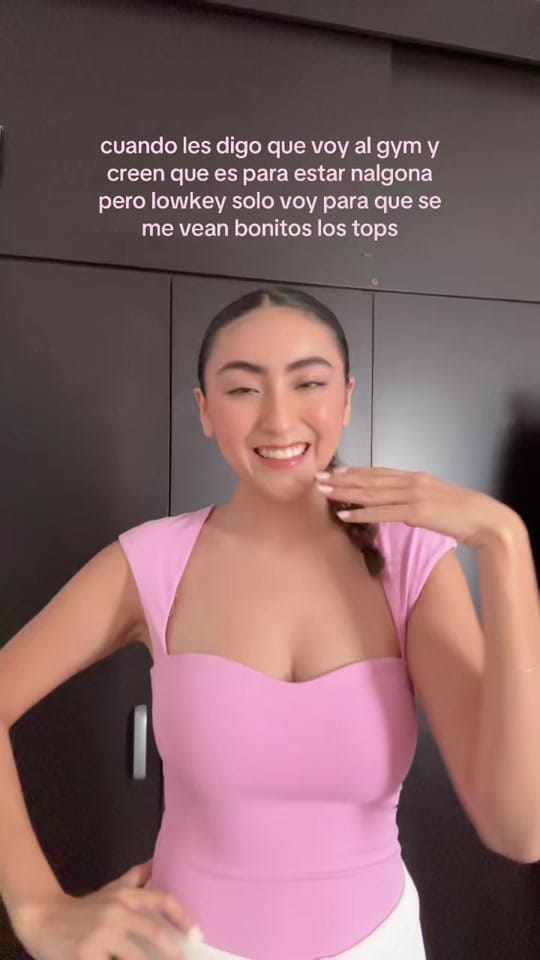 Post 1 by Fer on TikTok (video)